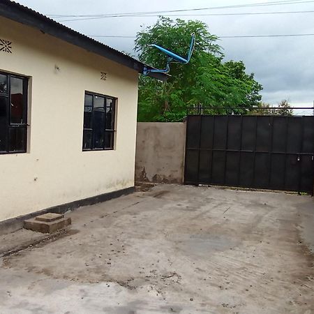 Boma la Ngombe Airb&B Homestay المظهر الخارجي الصورة